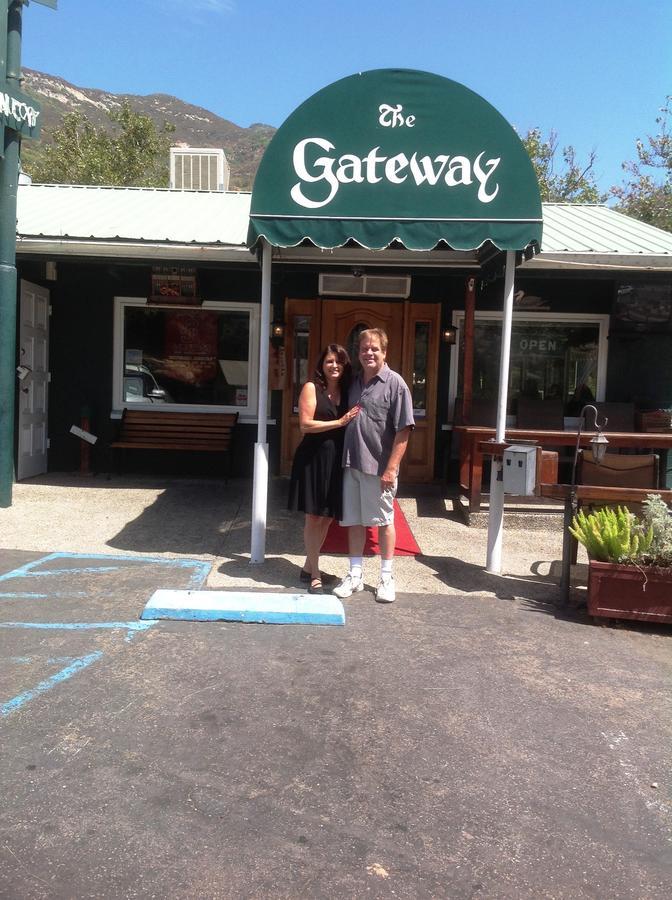 The Gateway Restaurant & Lodge Three Rivers Exteriör bild